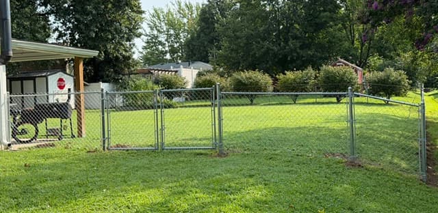 Professional shadow box fence construction Louisville KY services